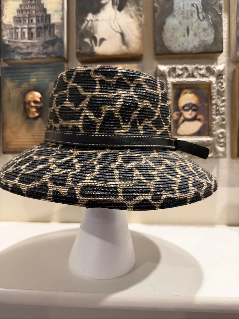 Eric Javits Leopard Print Packable Straw Sun Hat w/ Leather Buckle Trim - Picture 7 of 8